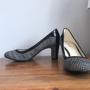 Black and white Anne Klein iFlex 👠